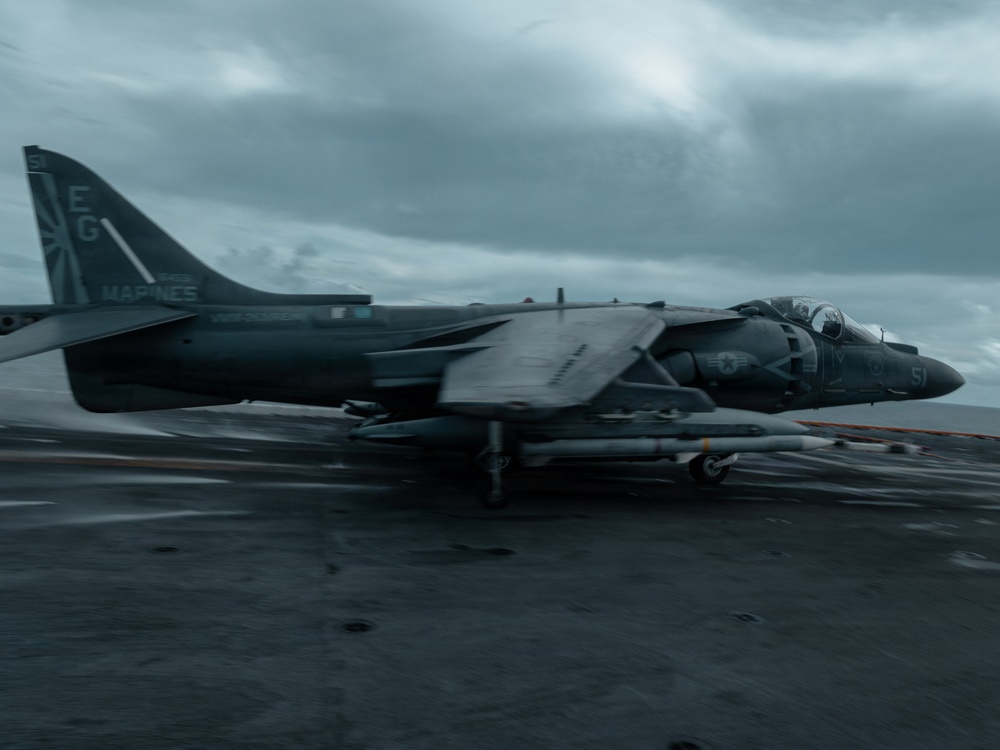 22nd MEU(SOC) | AV-8B Harriers Conduct Flight Operations