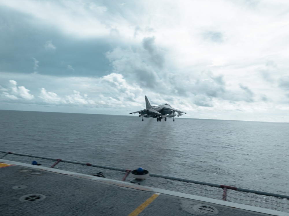 22nd MEU(SOC) | AV-8B Harriers Conduct Flight Operations