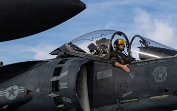 22nd MEU(SOC) | AV-8B Harriers Conduct Flight Operations