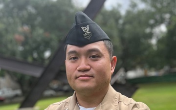 Setting the Standard: Recruiter Receives Navy’s Centurion Award for Outstanding Achievement