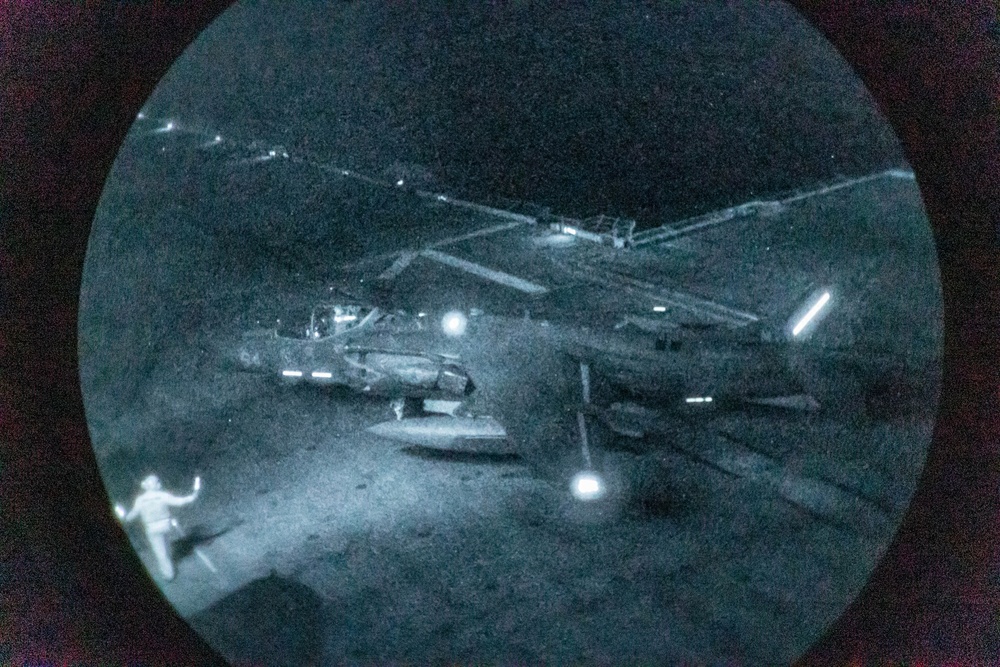22nd MEU(SOC) | Night Flight Operations on USS Iwo Jima
