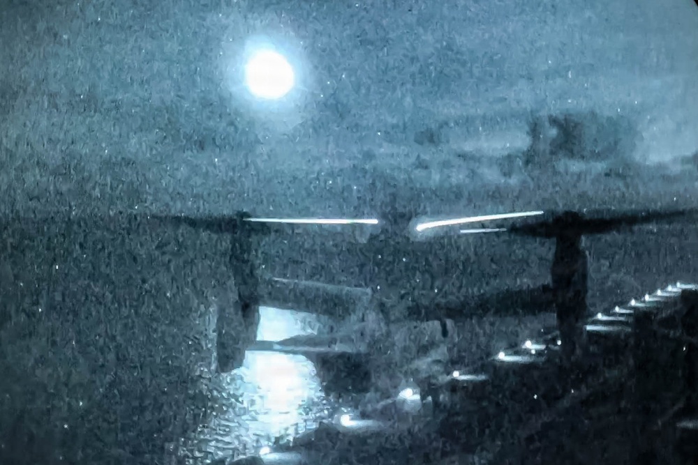 22nd MEU(SOC) | Night Flight Operations on USS Iwo Jima