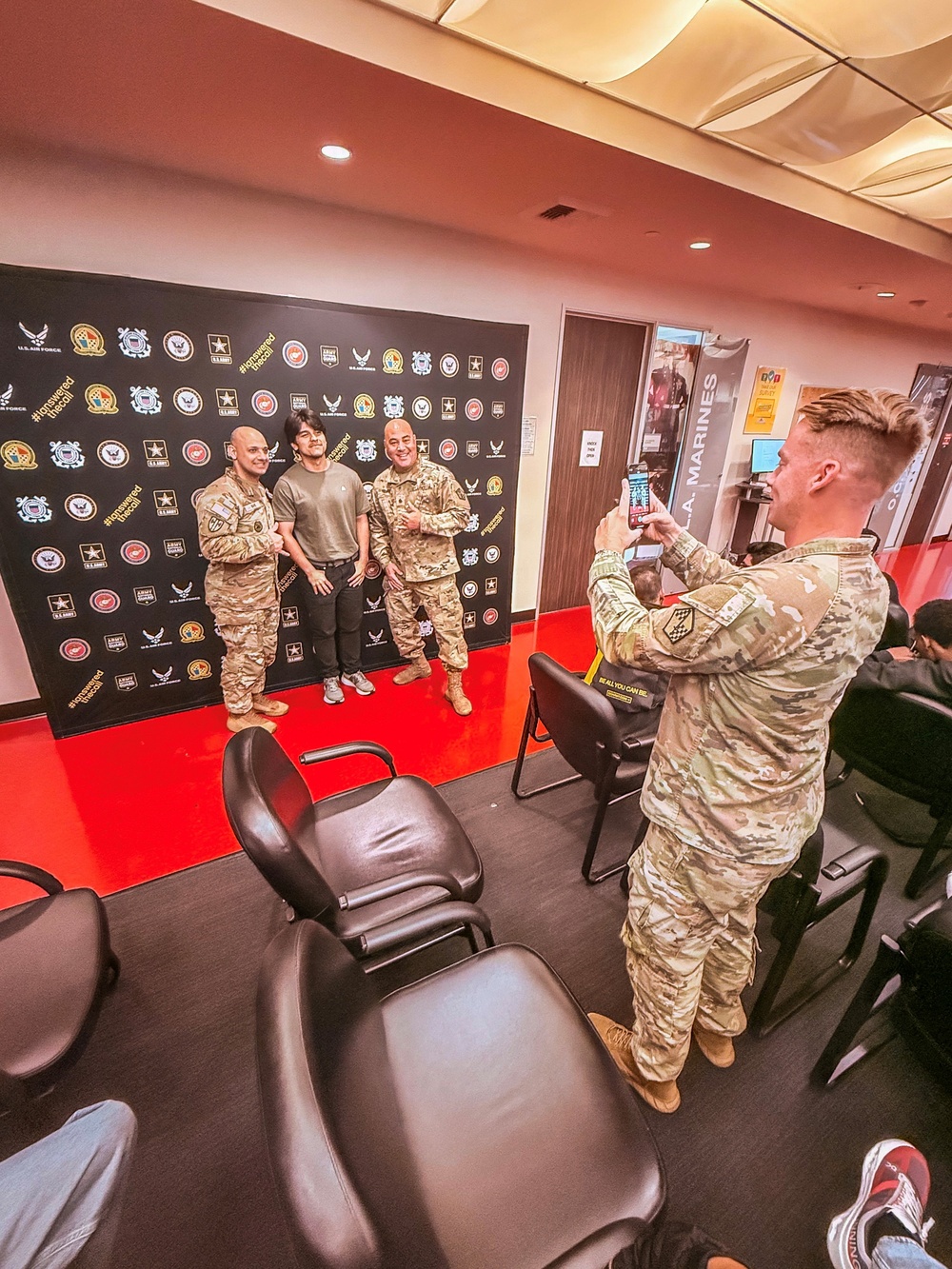 LA MEPS Launches Selfie Station