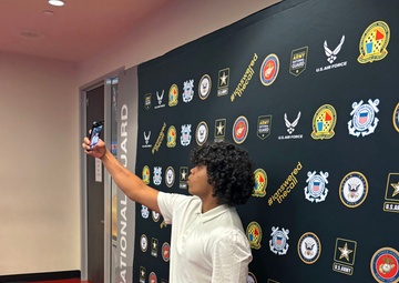 LA MEPS Launches Selfie Station
