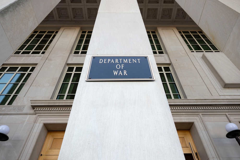 SW Hegseth Installs War Department Sign