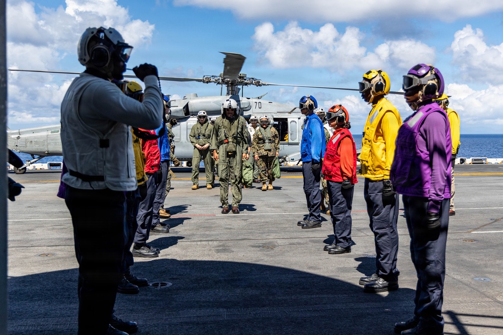 22nd MEU(SOC) | USSOUTHCOM Commander, Admiral Alvin Holsey visits USS Iwo Jima