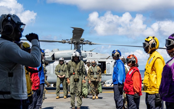 22nd MEU(SOC) | USSOUTHCOM Commander, Admiral Alvin Holsey visits USS Iwo Jima