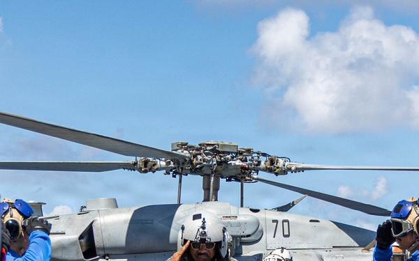 22nd MEU(SOC) | USSOUTHCOM Commander, Admiral Alvin Holsey visits USS Iwo Jima