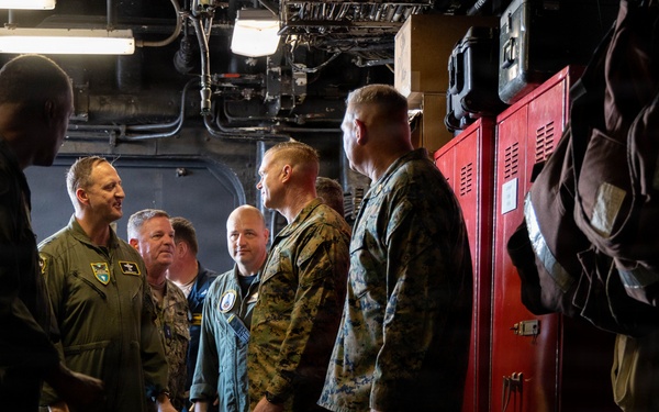 22nd MEU(SOC) | USSOUTHCOM Commander, Admiral Alvin Holsey visits USS Iwo Jima