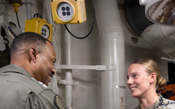22nd MEU(SOC) | USSOUTHCOM Commander, Admiral Alvin Holsey visits USS Iwo Jima