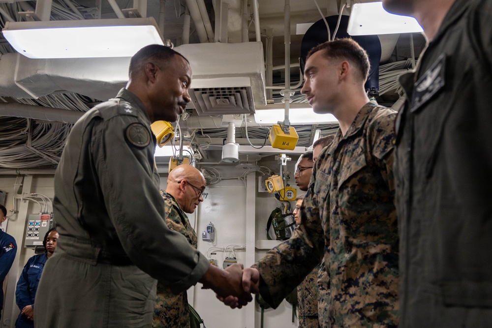 22nd MEU(SOC) | USSOUTHCOM Commander, Admiral Alvin Holsey visits USS Iwo Jima