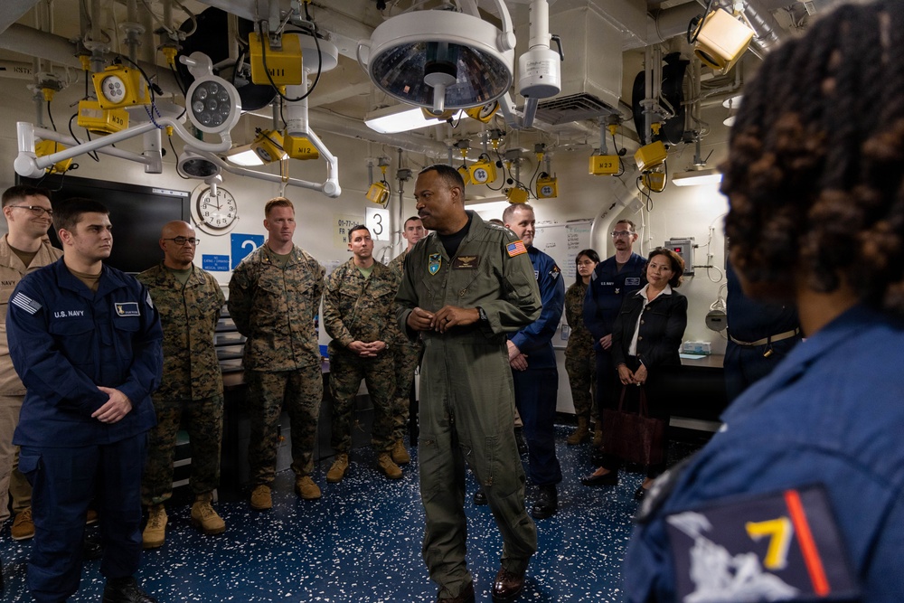 22nd MEU(SOC) | USSOUTHCOM Commander, Admiral Alvin Holsey visits USS Iwo Jima