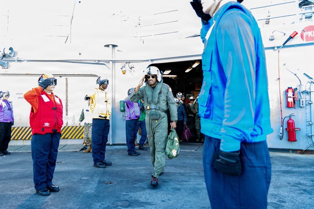 22nd MEU(SOC) | USSOUTHCOM Commander, Admiral Alvin Holsey visits USS Iwo Jima