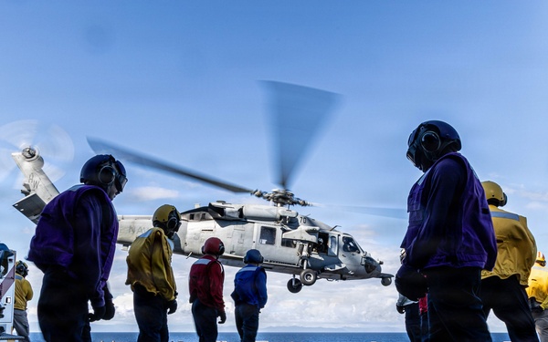 22nd MEU(SOC) | USSOUTHCOM Commander, Admiral Alvin Holsey visits USS Iwo Jima