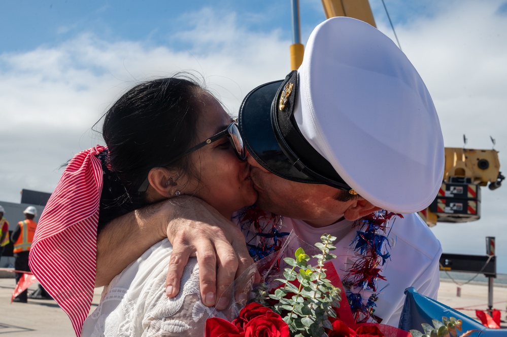 USS Michael Monsoor (DDG 1001) Returns to Homeport