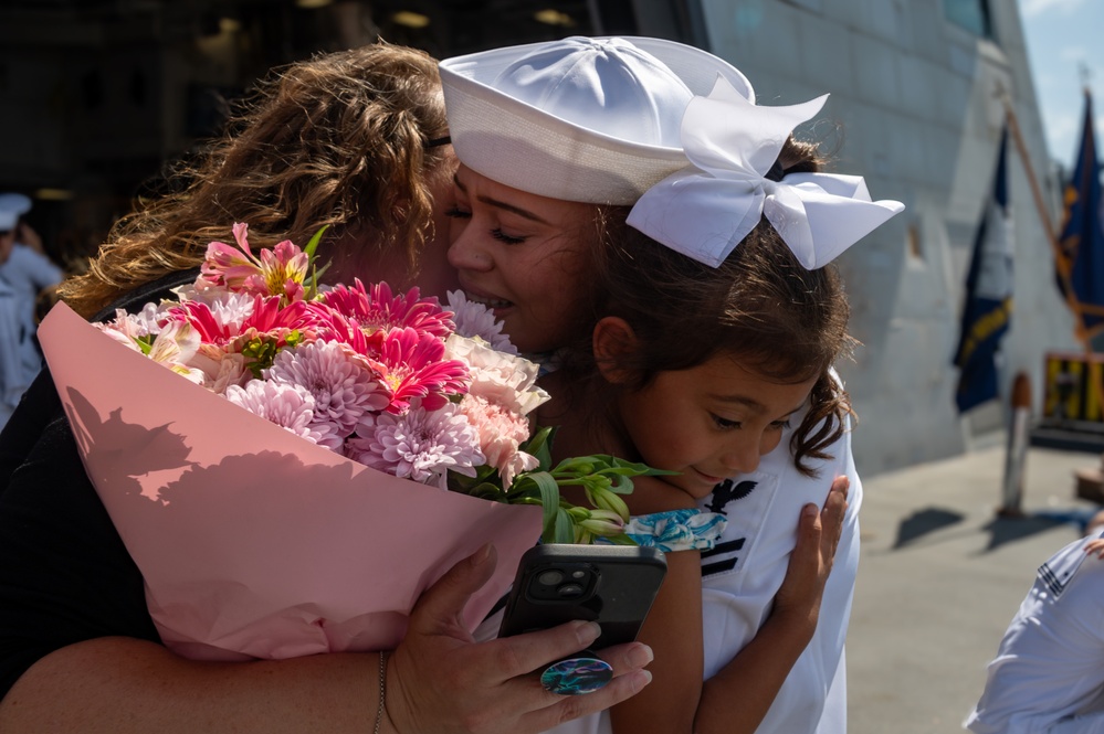 USS Michael Monsoor (DDG 1001) Returns to Homeport