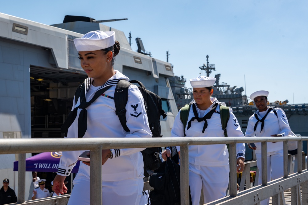 USS Michael Monsoor (DDG 1001) Returns to Homeport