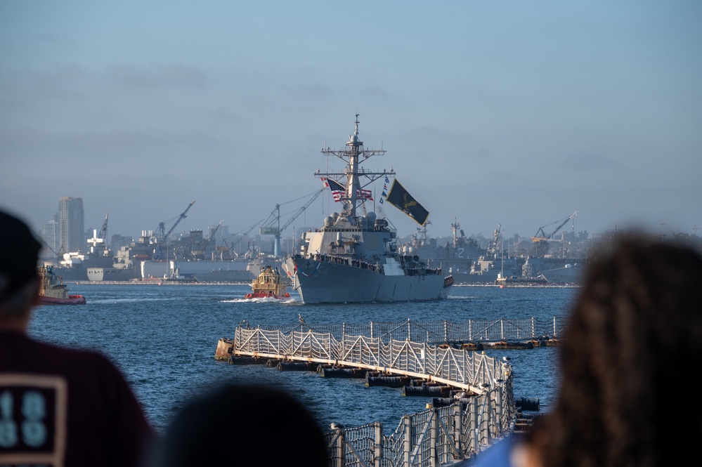 USS Curtis Wilbur (DDG 54) Returns to Homeport