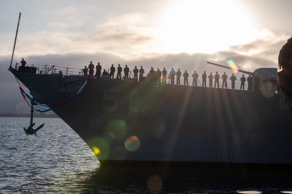 USS Curtis Wilbur (DDG 54) Returns to Homeport