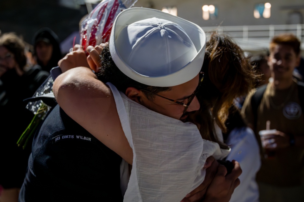 USS Curtis Wilbur (DDG 54) Returns to Homeport
