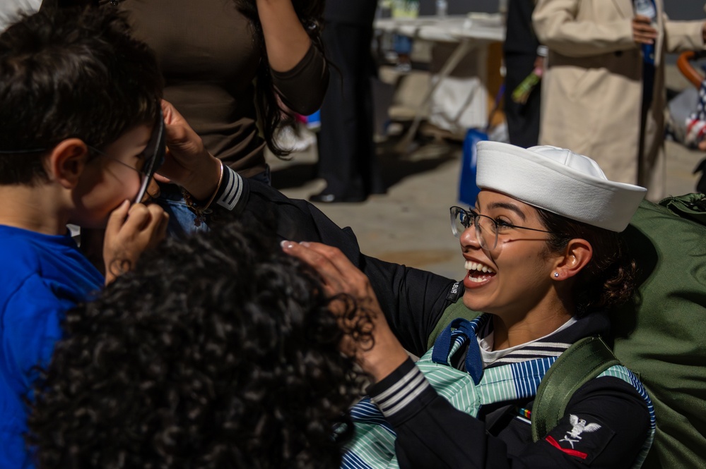 USS Curtis Wilbur (DDG 54) Returns to Homeport