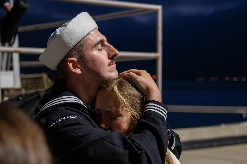 USS Curtis Wilbur (DDG 54) Returns to Homeport