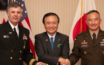 U.S. Japan Commanders Participate in Round Table Talks with Kanagawa Governor