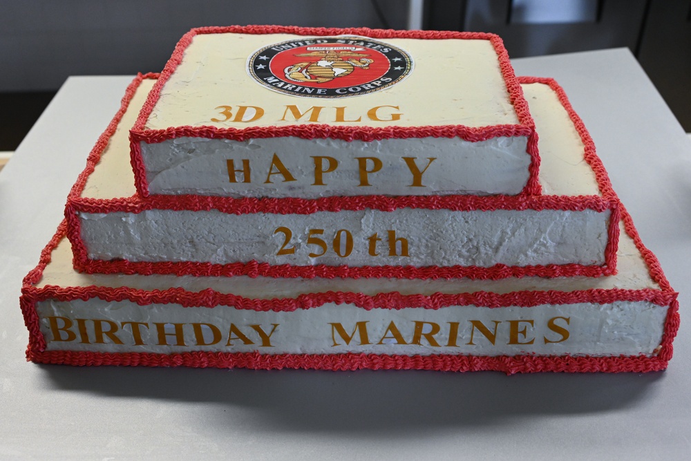 Food Service Marines with Combat Logistics Regiment 37 Hold Cake Competition