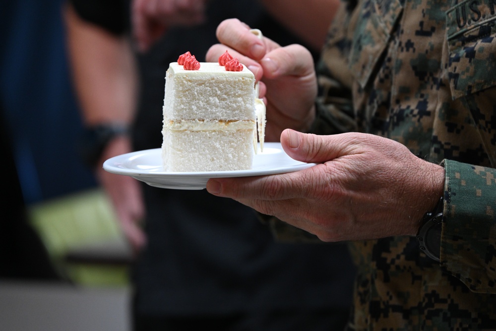 Food Service Marines with Combat Logistics Regiment 37 Hold Cake Competition