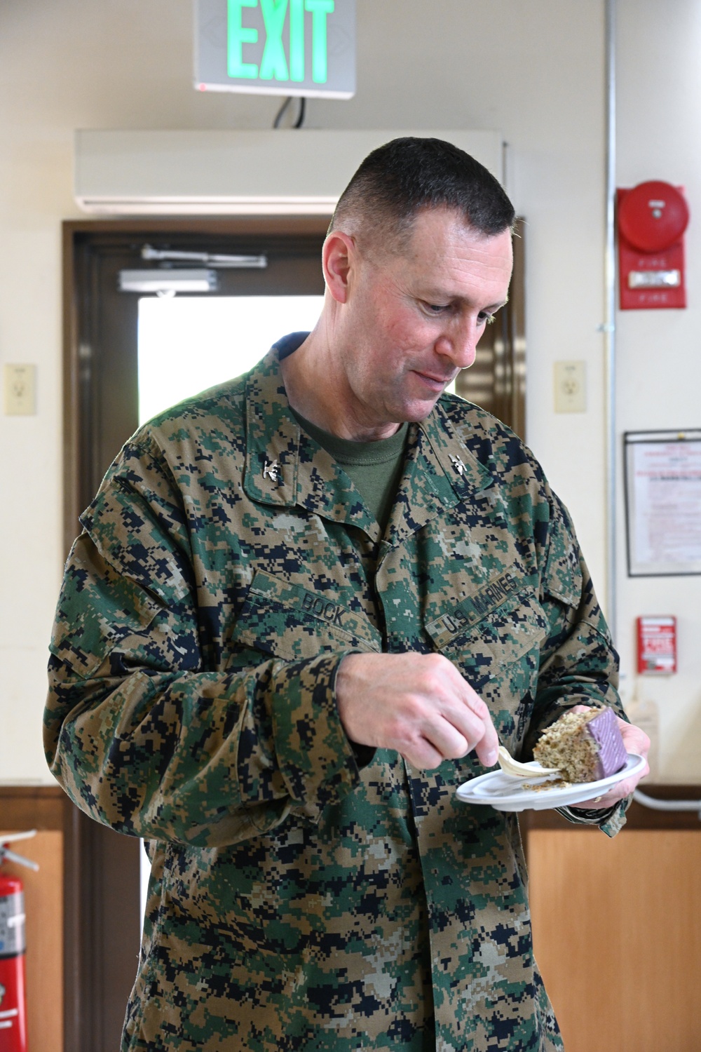 Food Service Marines with Combat Logistics Regiment 37 Hold Cake Competition