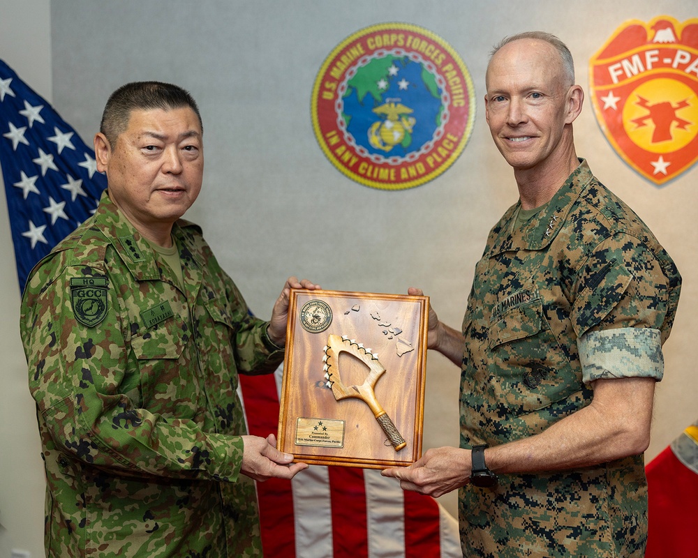 COMMARFORPAC meets with JGSDF DV