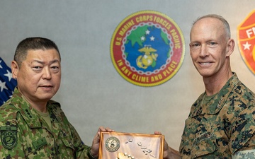 COMMARFORPAC meets with JGSDF DV