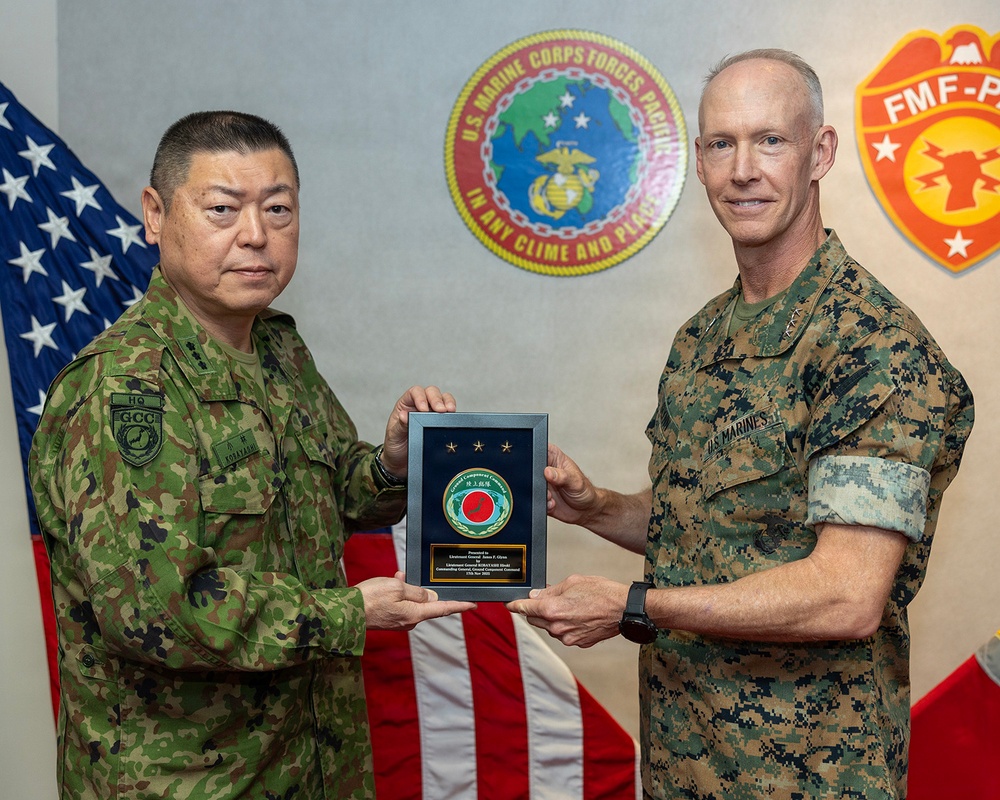 COMMARFORPAC meets with JGSDF DV