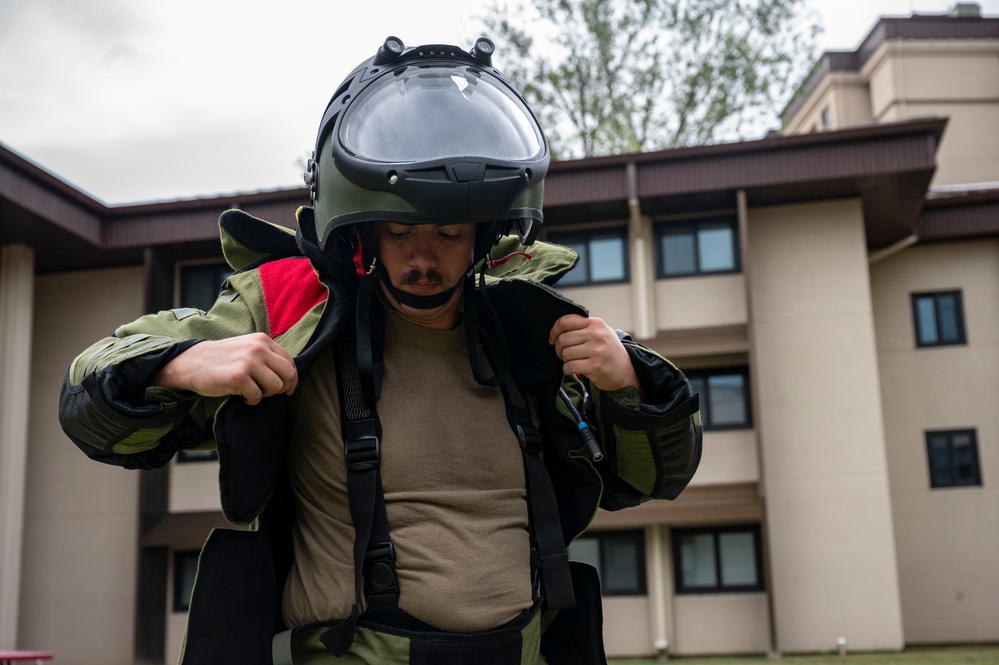 Osan EOD trains with U.S. Army counterparts