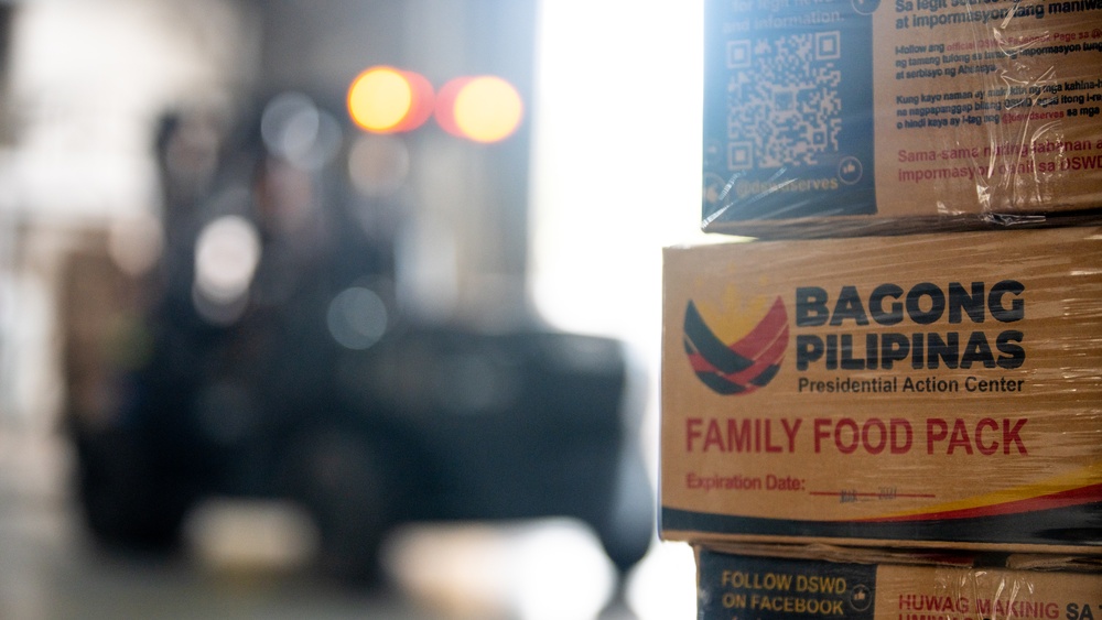 MRF-SEA Marines Stage 10,000 Family Food Packs for Foreign Disaster Relief Operations Following Super Typhoon Fung-Wong