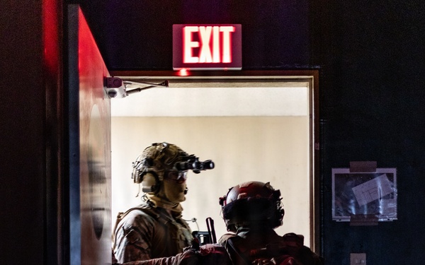 3rd Recon Bn. Conducts Close Quarters Tactics Course