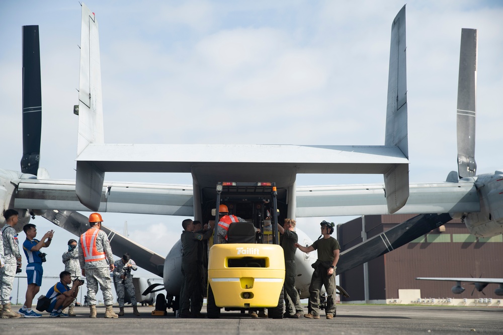 U.S. Marines with 1st MAW, MRF-SEA Deliver Supplies at Clark Air Base, Philippines in Support of Foreign Disaster Relief Operations