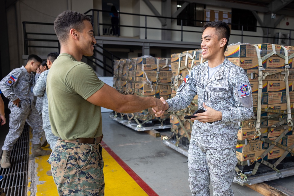U.S. Marines with MRF-SEA, 1st MAW Support Foreign Disaster Relief Operations in Philippines