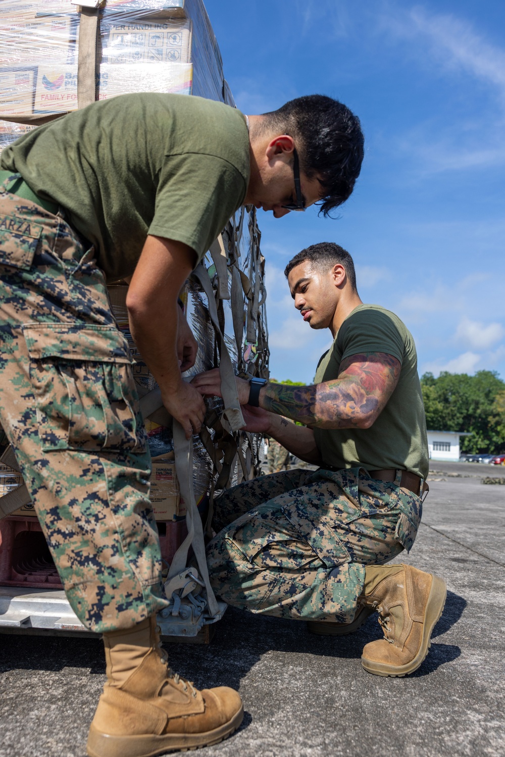 U.S. Marines with MRF-SEA, 1st MAW Support Foreign Disaster Relief Operations in Philippines