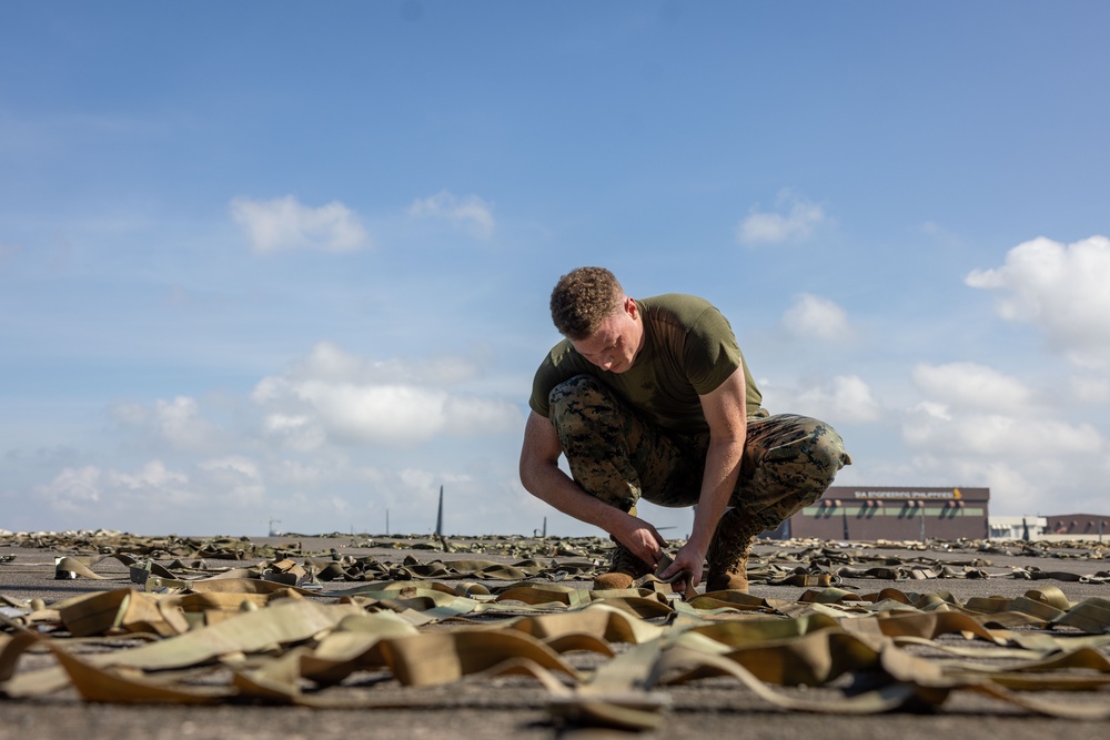 U.S. Marines with MRF-SEA, 1st MAW Support Foreign Disaster Relief Operations in Philippines