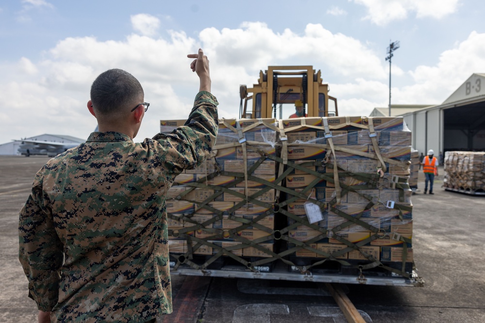 U.S. Marines with MRF-SEA, 1st MAW Support Foreign Disaster Relief Operations in Philippines