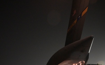 380th ELRS offloads cargo within CENTCOM