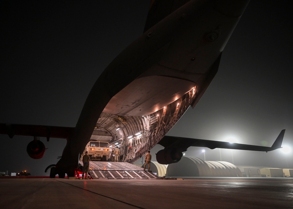 380th ELRS offloads cargo within CENTCOM