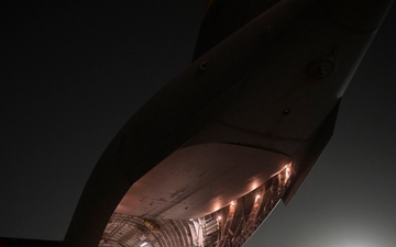 380th ELRS offloads cargo within CENTCOM