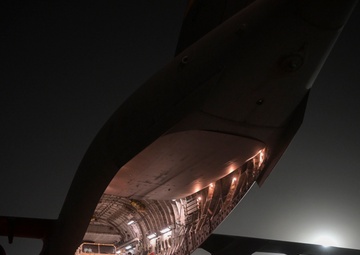 380th ELRS offloads cargo within CENTCOM