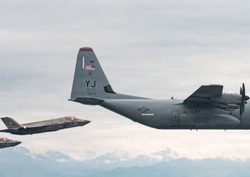 374 AW, 1st MAW execute joint forcible entry operation exercise