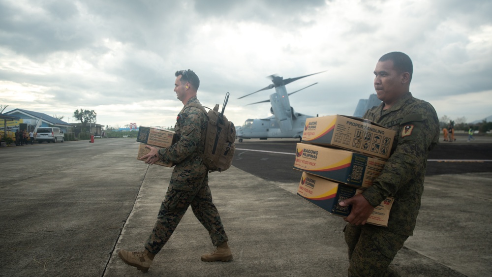 U.S. Marines Support Delivery of Family Food Packs in Philippines During Foreign Disaster Relief Operations