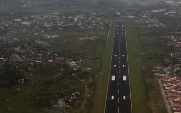 U.S. Marines Support Delivery of Family Food Packs in Philippines During Foreign Disaster Relief Operations