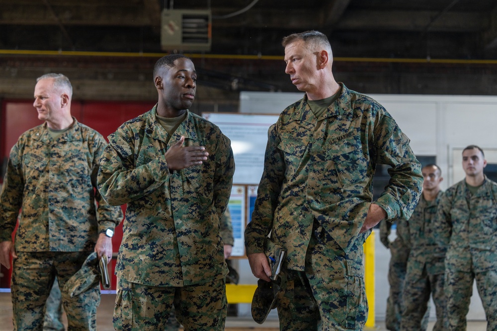 2nd Marine Division Assistant Commander Tours 2nd Combat Readiness Regiment’s Repairable Issue Point and Supply Management Unit
