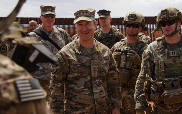 Chairman of the Joint Chiefs of Staff visits Soldiers at southern border